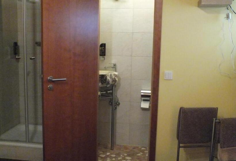 Номер Economy Индивидуальный, Pension Riverside In Leverkusen Hitdorf Am Rhein   Zentral An Der A1 Und 59