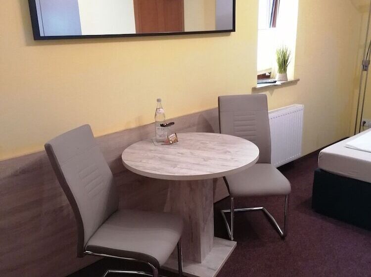 Номер Economy Индивидуальный, Pension Riverside In Leverkusen Hitdorf Am Rhein   Zentral An Der A1 Und 59