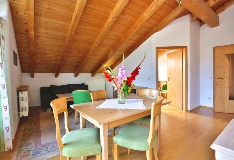 Номер Стандарт, Salzburger Hof