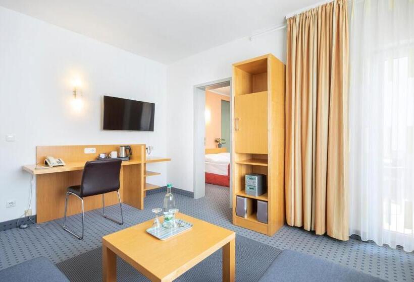 Полулюкс, Achat Hotel Suhl