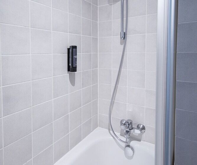 Полулюкс, Achat Hotel Suhl