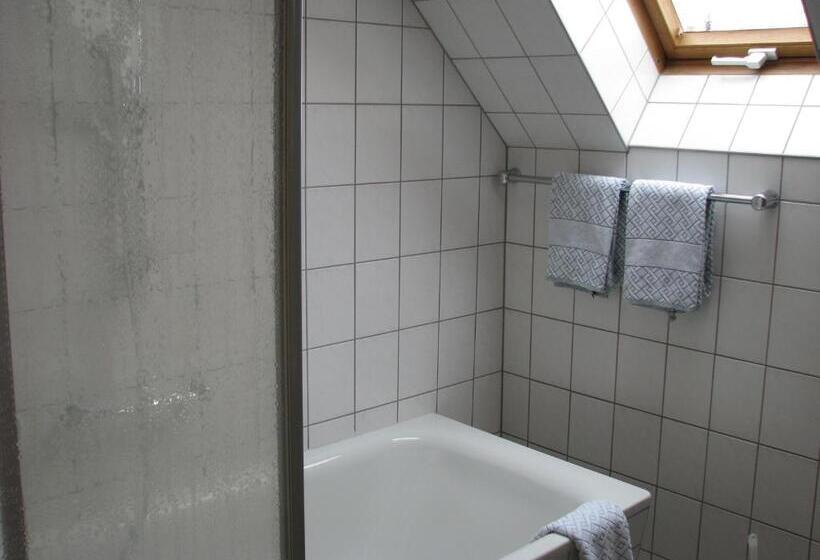 带3个卧室的公寓, & Restaurant Zur Weintraube