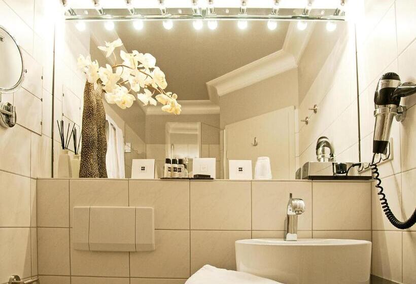 Люкс, Amethyst Hotel Garni Lüneburg