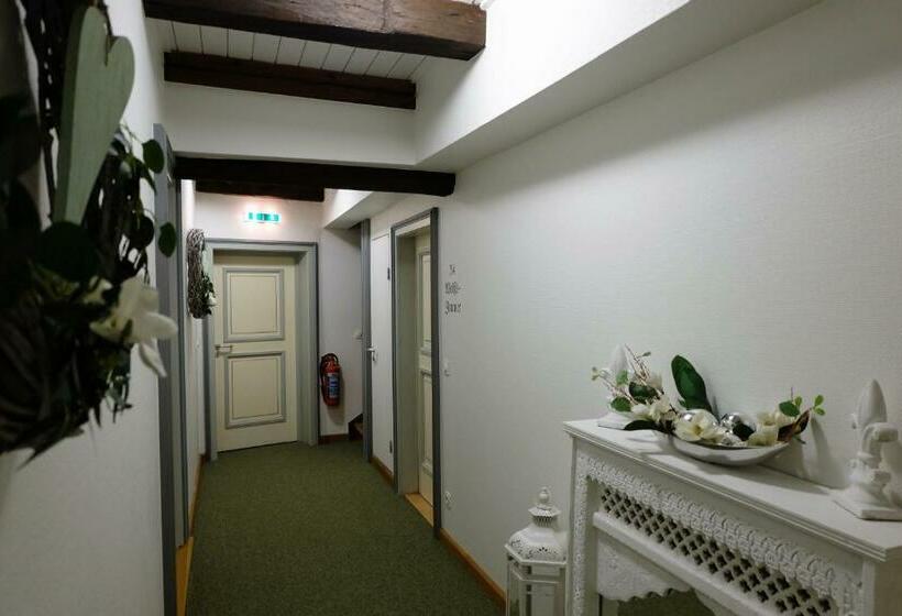 Номер Стандарт, Altes Rathaus Hotel Restaurant Café