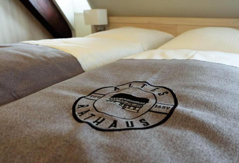 Семейный Номер, Altes Rathaus Hotel Restaurant Café