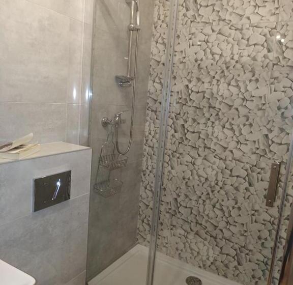 کلبه ییلاقی, Dwór Wapowce