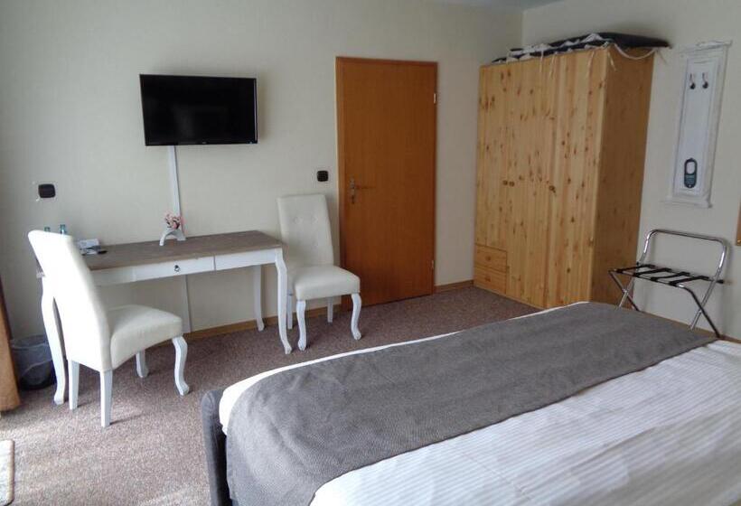 Quarto Estandar com Sacada, Garni Eichhornkobel