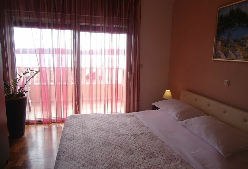 آپارتمان 1 خوابه با چشم‌انداز دریا, Villa Queen