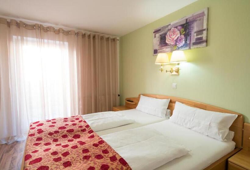 Полулюкс, Wellnesshotel & Restaurant Hexenschopf