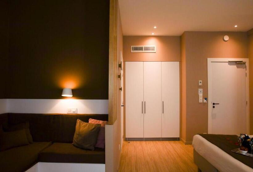 Полулюкс, Alfa Inn