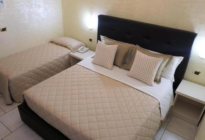 اتاق استاندارد سه نفره, Riva Del Sole