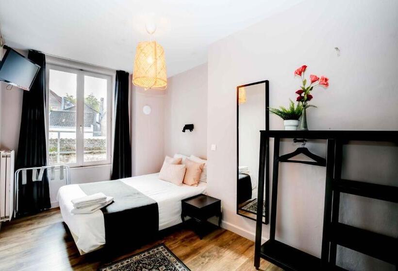 Standard Room, Rose Red