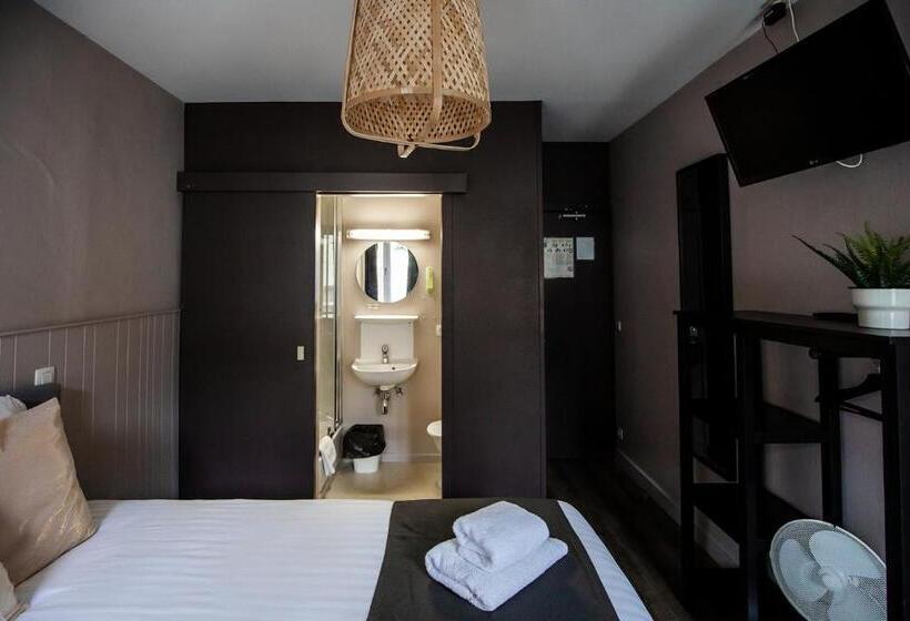 Standard Room, Rose Red