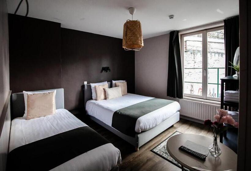 Standard Triple Room, Rose Red