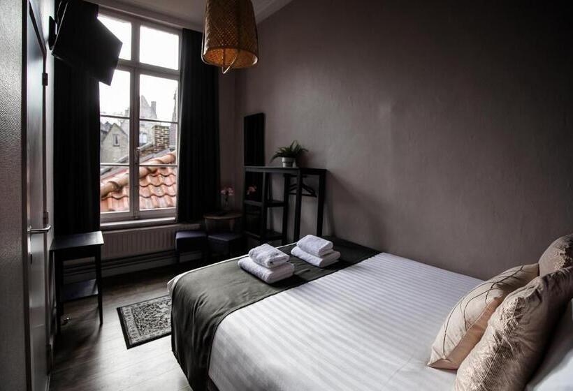 Basic Room, Rose Red