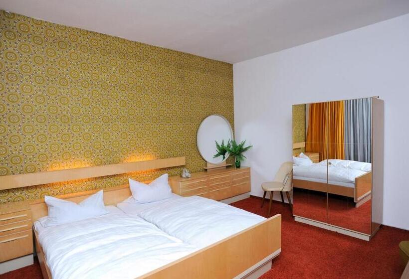 Номер Стандарт, Parkhotel 1970