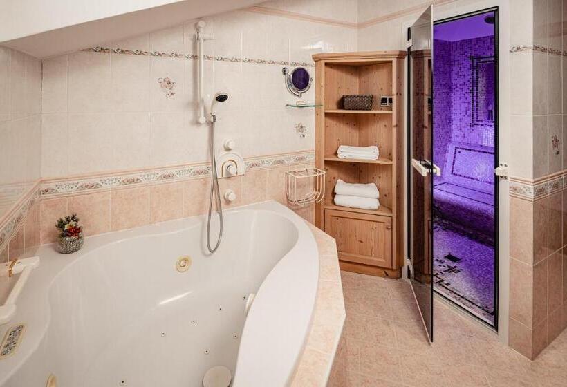 Люкс Повышенной Комфортности, Romantik & Family Hotel Gardenias