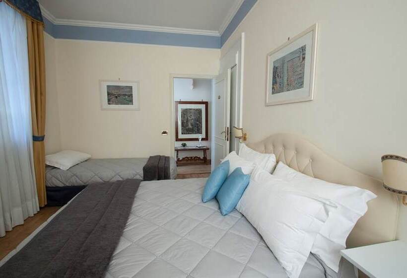 غرفة قياسية ثلاثية, Villa Erica