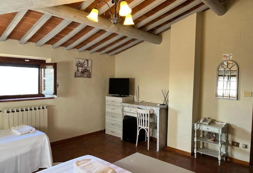 اتاق استاندارد سه نفره, Villa Schiatti