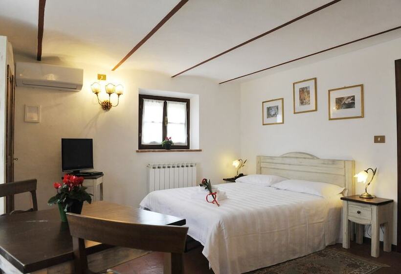 اتاق استاندارد سه نفره, Villa Schiatti