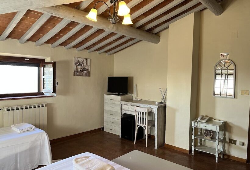 اتاق استاندارد سه نفره, Villa Schiatti