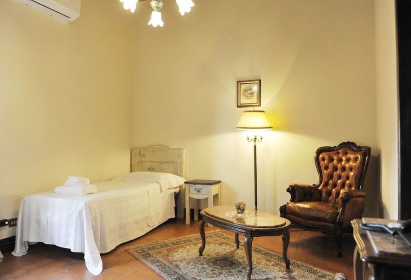 اتاق سوپریور سه تخته, Villa Schiatti