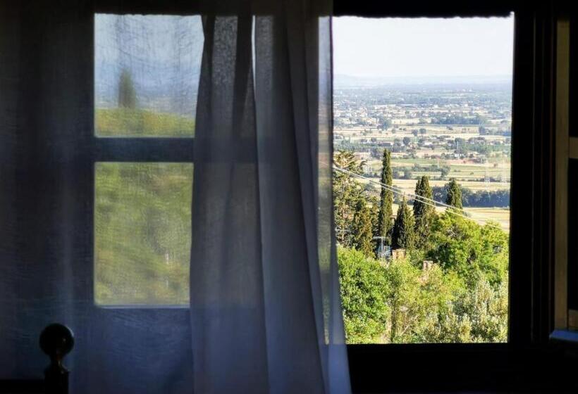 اتاق استاندارد سه نفره, Villa Schiatti