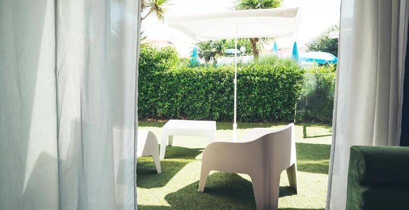 Полулюкс Вид на Бассейн, Hôtel Eve Cap D Agde Village Naturiste