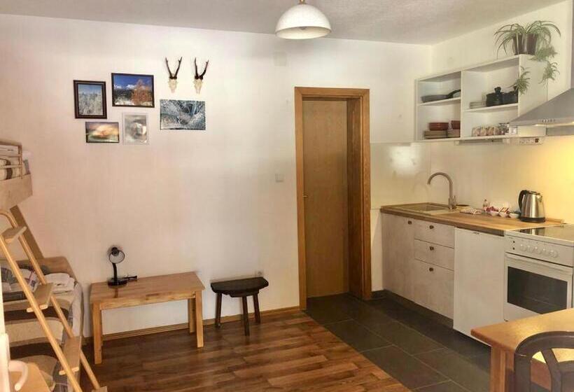 بانگلوی استاندارد, Plitvice Rooms Family Glumac