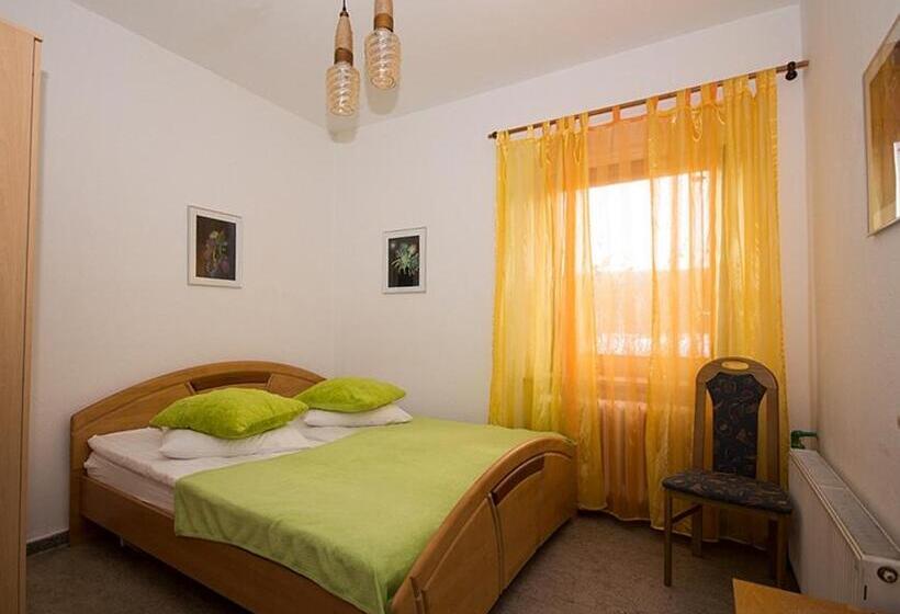 Апартаменты 2 Спальни, & Hostel Drei Baren