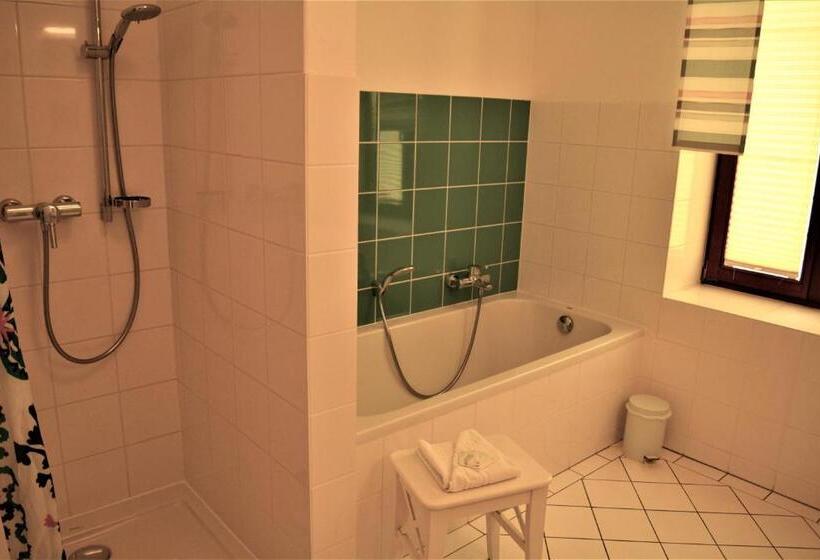 Номер Стандарт Индивидуальный, Economy Hotel Kronach