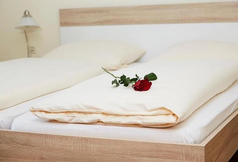 Номер Deluxe с Балконом, Landgasthof Wallburg