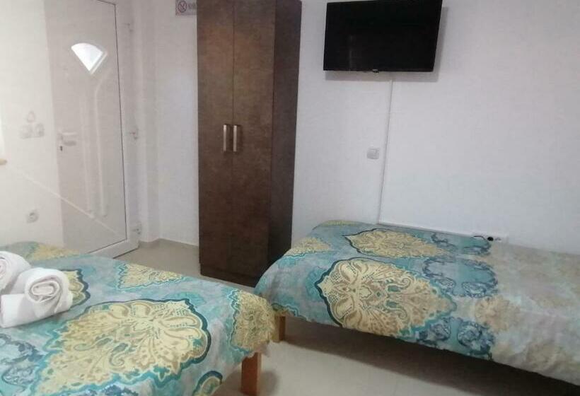 اتاق استاندارد سه نفره, Apartmani Angelkoski   Simona