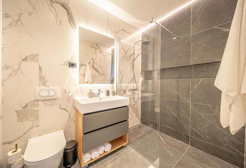 آپارتمان لوکس 1 خوابه, N&n Lux Guest House