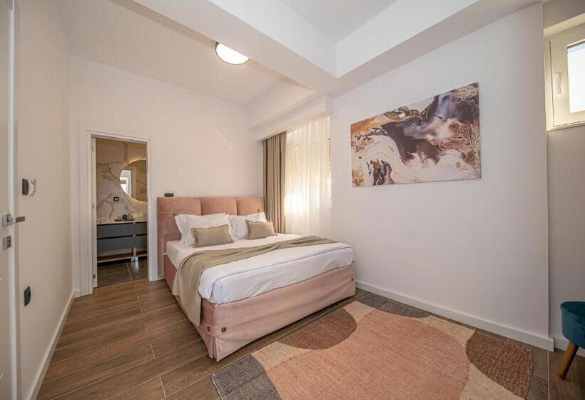 آپارتمان 1 خوابه با چشم‌انداز استخر, N&n Lux Guest House