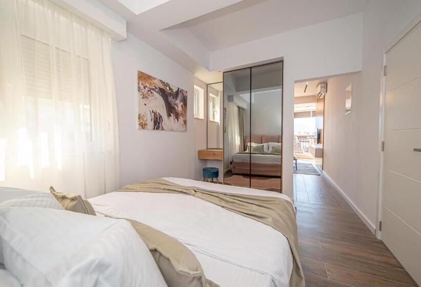 آپارتمان 1 خوابه با چشم‌انداز استخر, N&n Lux Guest House