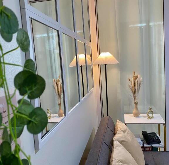 Escritório Superior, Residences In Azure Condominium Parañaque City Metro Manila