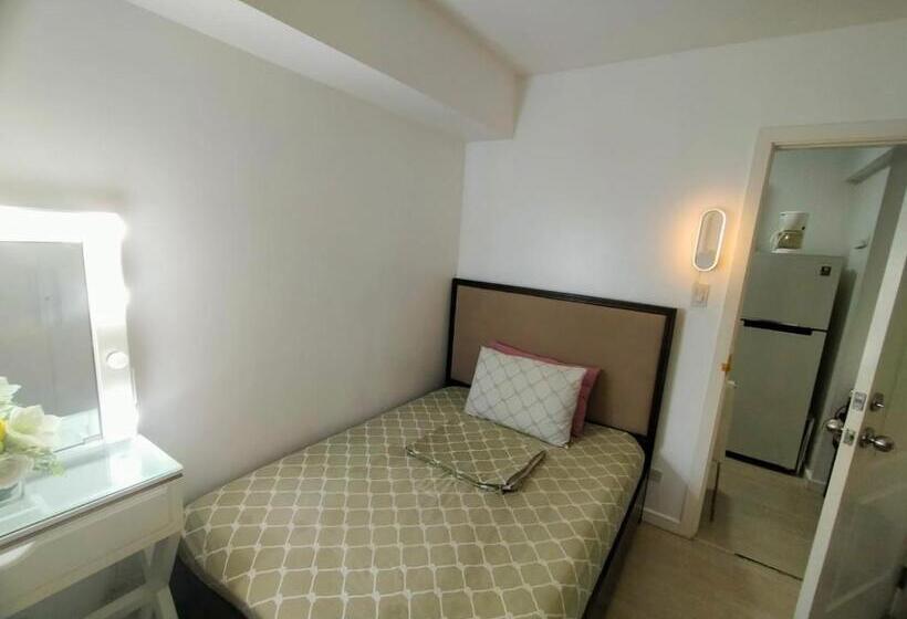Quarto Familiar Deluxe, Residences In Azure Condominium Parañaque City Metro Manila