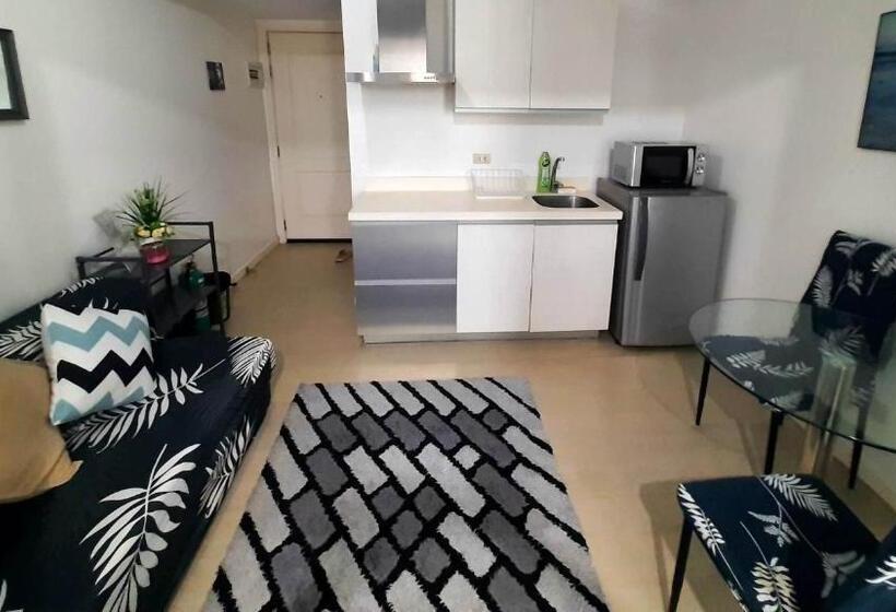 Apartamento 1 Dormitório com Sacada, Residences In Azure Condominium Parañaque City Metro Manila