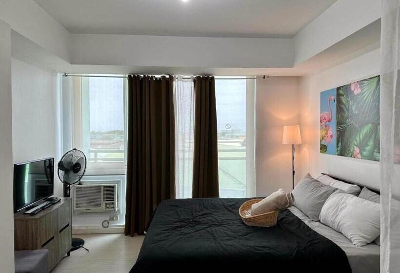 Apartamento 1 Dormitório com Sacada, Residences In Azure Condominium Parañaque City Metro Manila