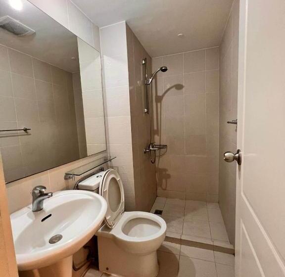 Escritório Estandar Vista Mar, Residences In Azure Condominium Parañaque City Metro Manila