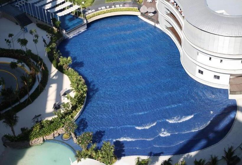 Quarto Deluxe, Residences In Azure Condominium Parañaque City Metro Manila