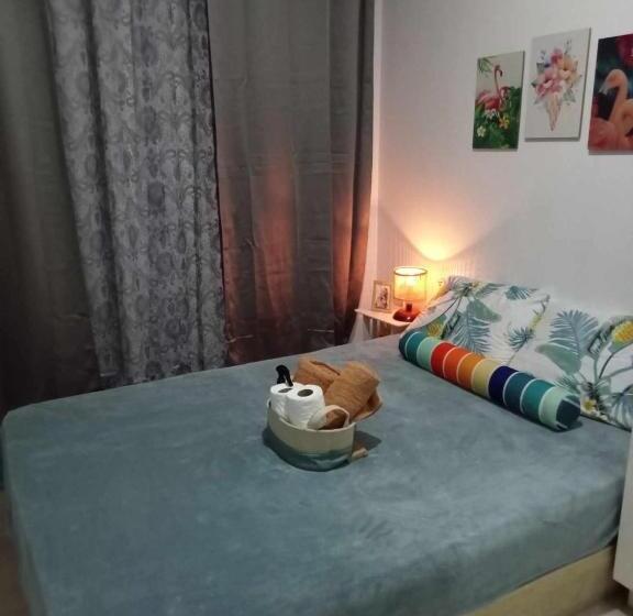 Quarto Familiar, Residences In Azure Condominium Parañaque City Metro Manila