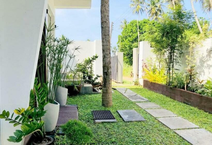 豪华三人间, Ayona Beach Villa