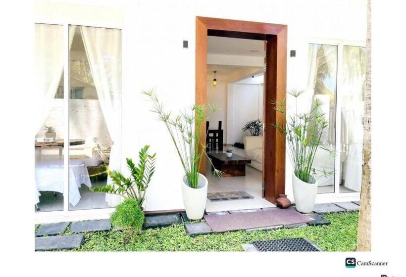 豪华三人间, Ayona Beach Villa