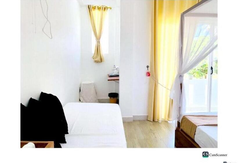 豪华海景房带阳台, Ayona Beach Villa