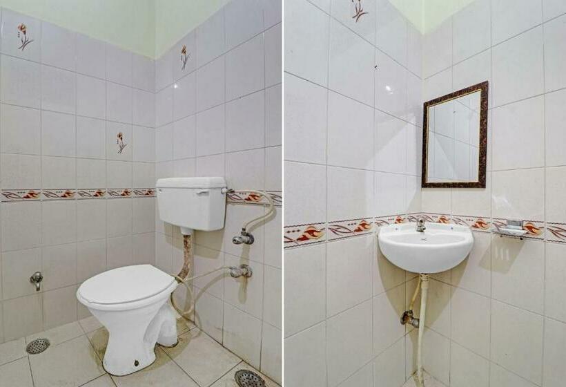 标准间, Spot On Ganpati Home Stays