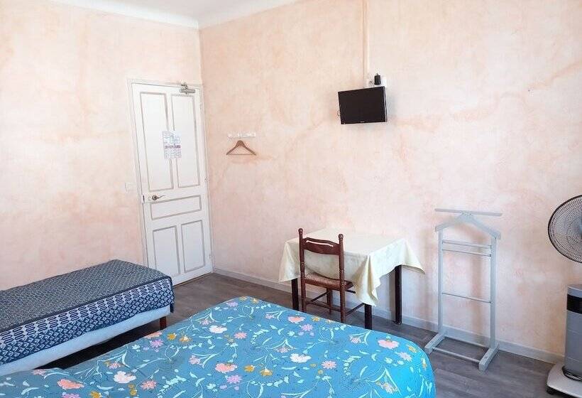 스탠다드 트리플 룸, Hôtel Le Vauban