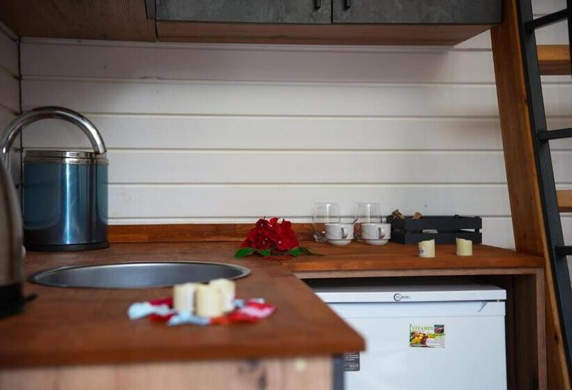 بانگلوی استاندارد, Collesium Garden