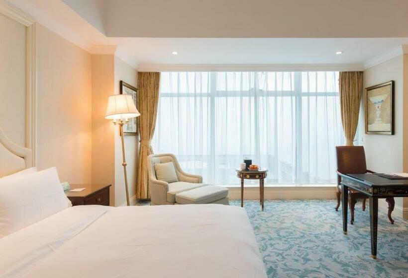اتاق لوکس, Qingdao Jinshi International